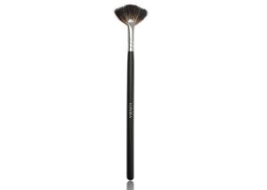 China High Quality Small Soft Fan Makeup Brush With Natural Racoon Hair on sale