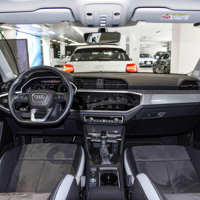 AUDI Q3 2023 year 35TFSI ShiShang DongGan Version Compact SUV Compact SUV Front Wheel Drive