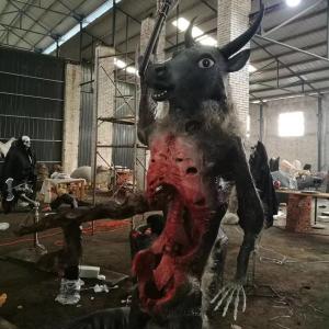 China Spooktacular Halloween Decoration Props For Memorable Celebrations factory