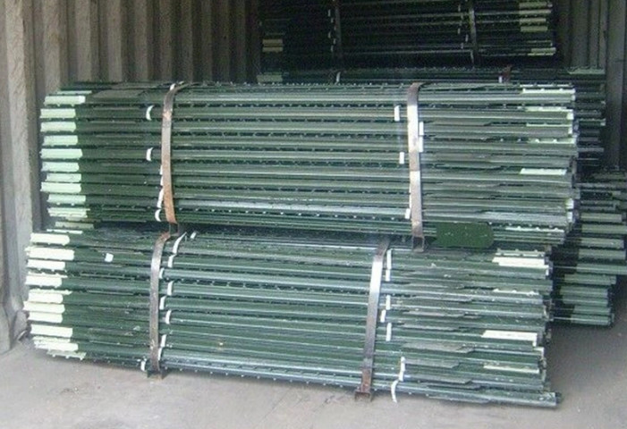 8ft 1.33lbs/Ft Green Painted Studded T Fence Post