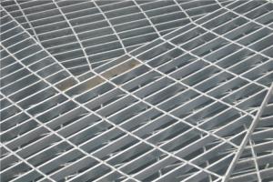 China Heavy Duty Driveway Drainage Grates Serrated Tooth Hdg Grating factory