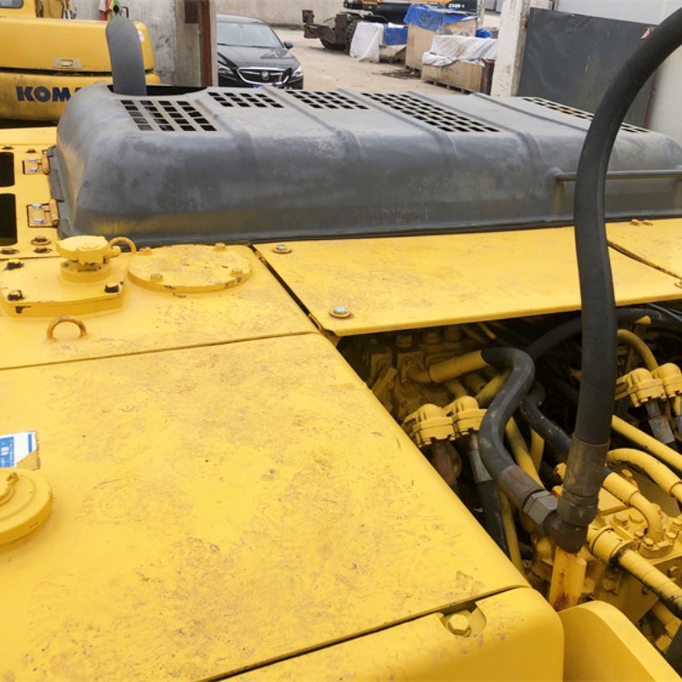 Good Condition Komatsu PC200-6 Excavator with ORIGINAL Hydraulic Valve and Parts