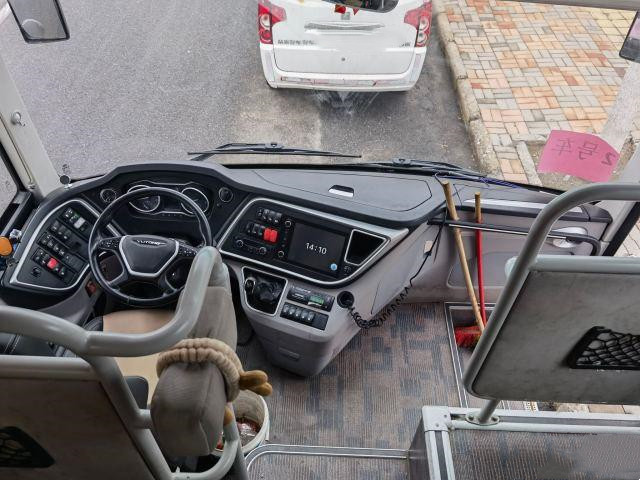 Used Yutong LHD Luxury Buses Second Hand Coach Buses Diesel Tourism Buses