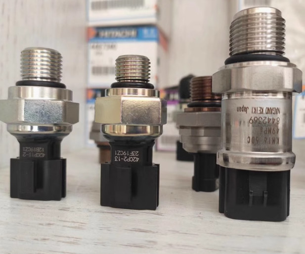 High And Low Pressure Sensors ZX200/240/230/330/360/470/450 For Excavators