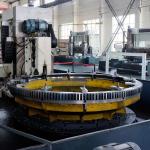 Hyundai Excavator Slewing Bearing Ring 81N4-01020 81EM-00020 81EM-00021 81EM