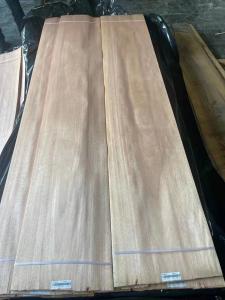 China Crown Cut Natural African Okoume Wood Veneer Thick 0.40MM factory