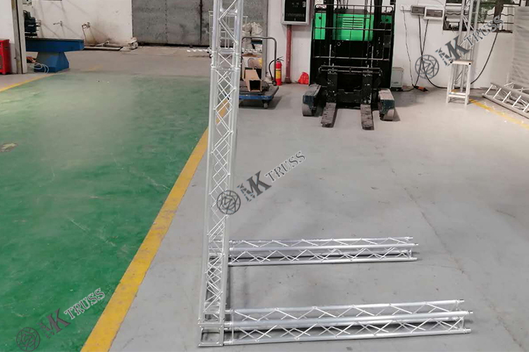 100*100*1500mm Aluminum Line Array Lift Stage Truss Tower for Outdoor Event Equipment