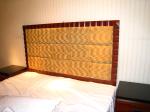 Gelaimei Hotel Guest Room Furniture Hardwood Frame Bed Wood Veneer Finish