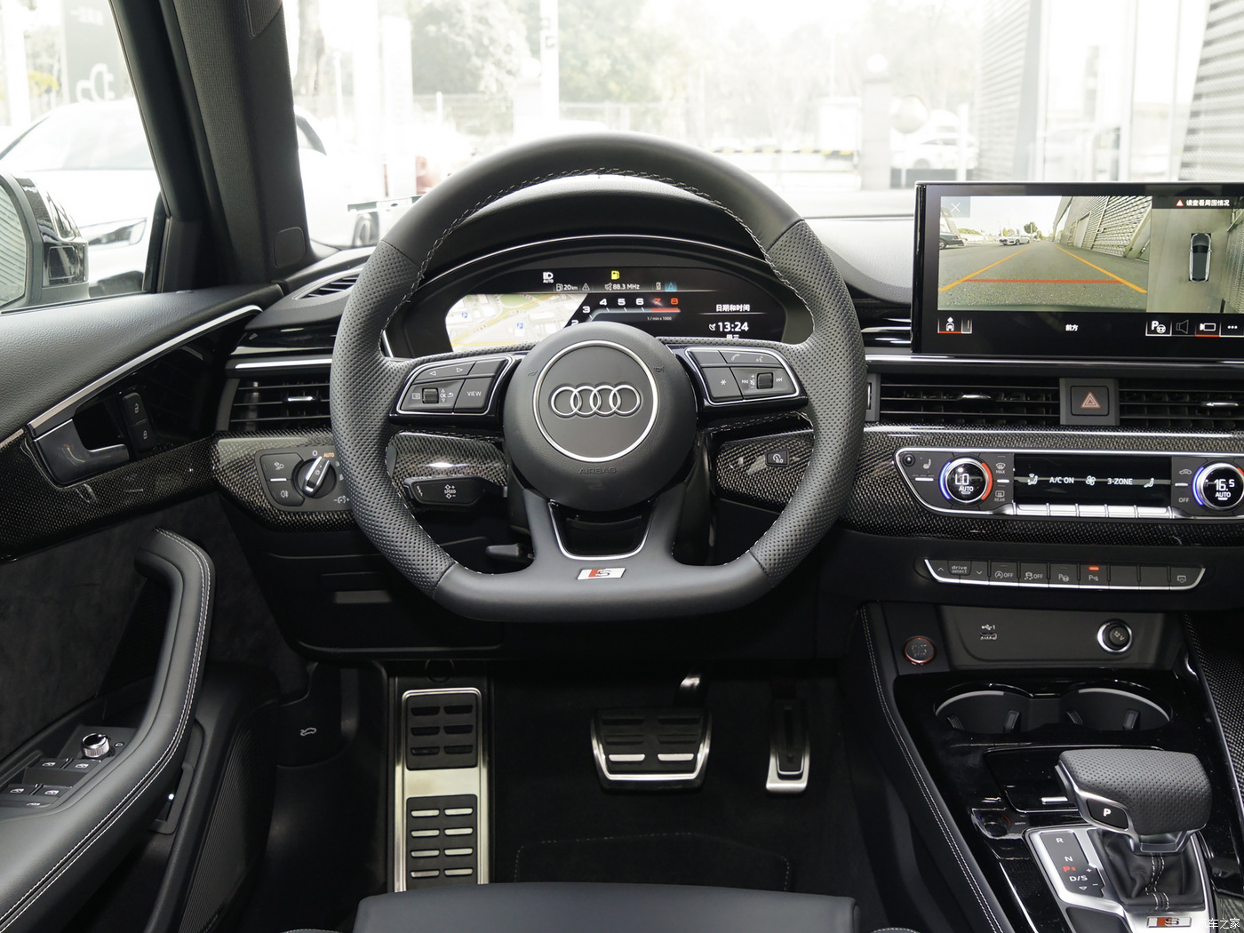 Experience Luxury Family Travel with Audi S4 3.0 TFSI Gasoline Car Euro VI Emission Standard