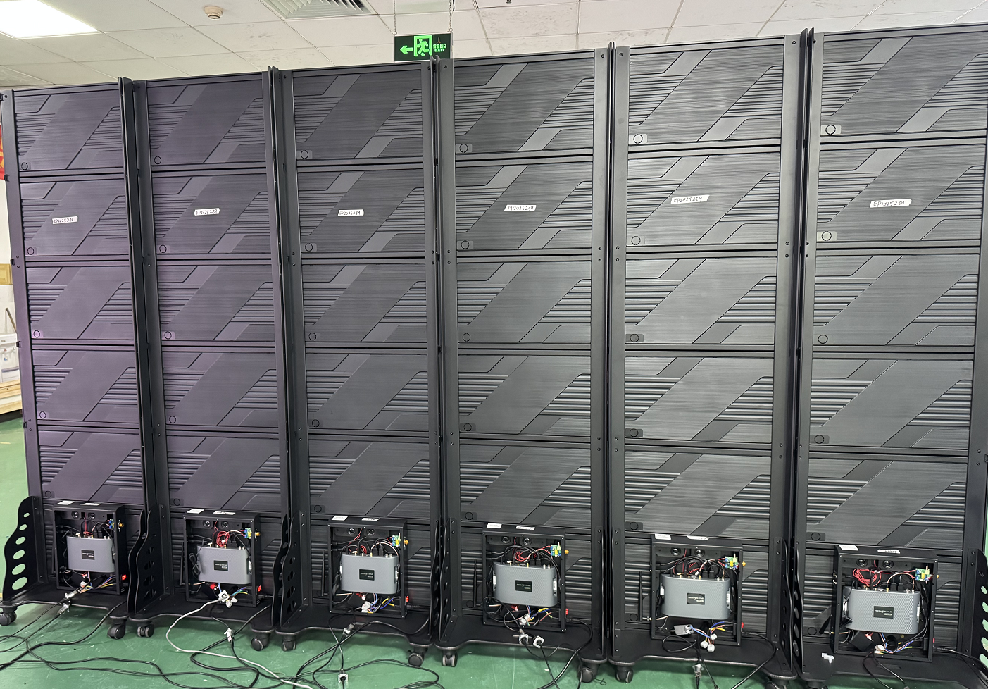 COB LED Poster Display with Pixel Failure <0.0003 Contrast Ratio 1000:1 and IP31