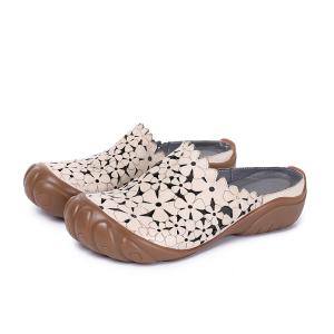China S155 2020 new Baotou hollow flower thick bottom women's sandals retro ethnic leather women's shoes factory direct wholes factory