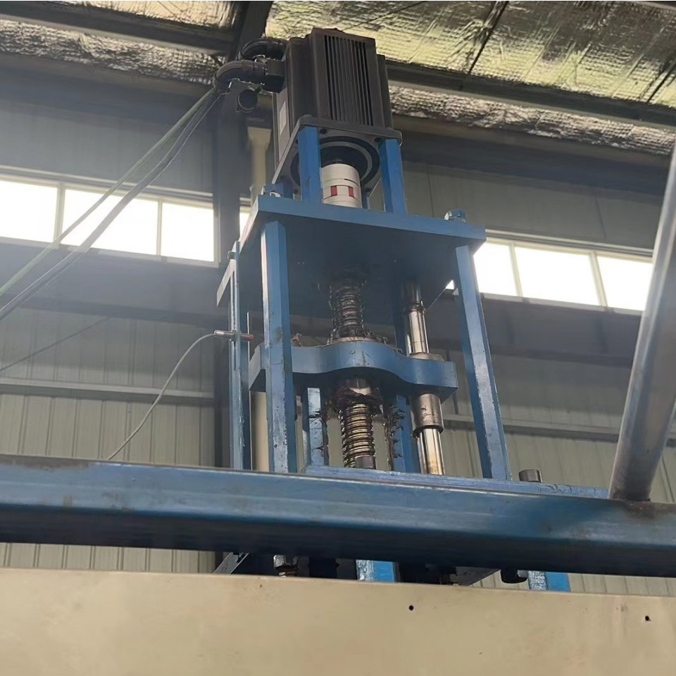 Second Hand Plastic Thermoforming Machine For Making Plastic Cups Plates