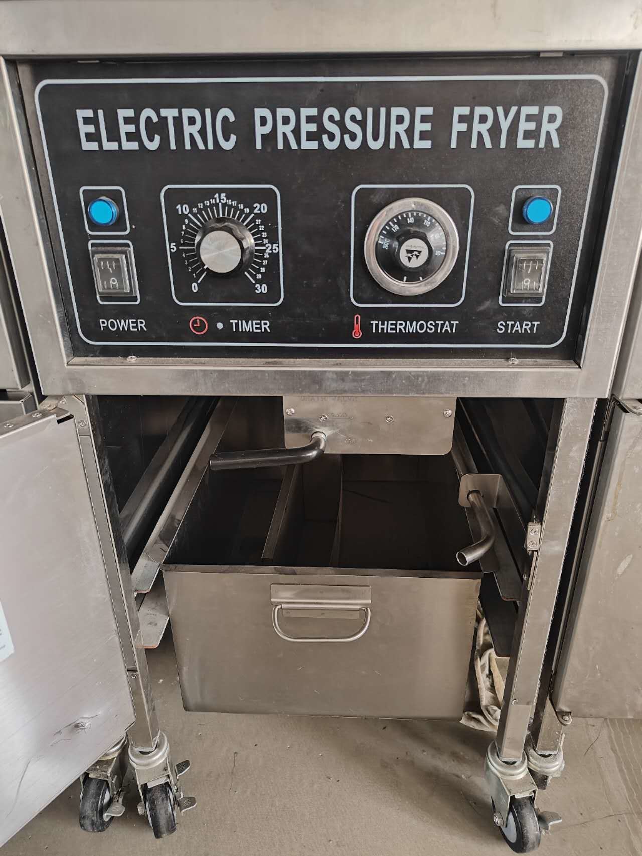 Electric Mechanical Panel 25L Without Oil Filtration Chicken Pressure Fryer