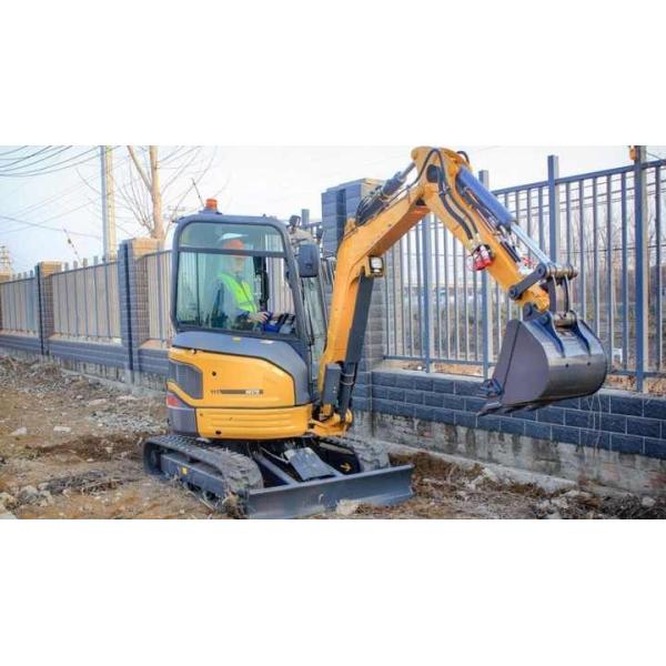 2 Ton 3 Ton Mini Hydraulic Excavator XCMG XE27E Earth Moving Machinery Micro Excavator Digger
