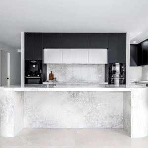 China Modern Wood Custom Furniture Kitchen Cabinet Design Mdf Australia Luxury White Kitchen Cabinets factory