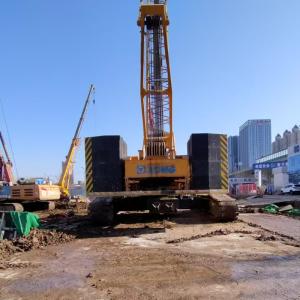 China XCMG 130T Hydro Crawler Crane Convenient And Fast Choice factory