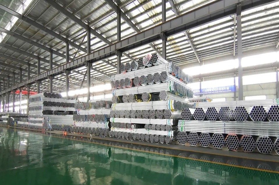 API Fluid Galvanized Seamless Steel Pipe 50mm Structural With Threaded Ends