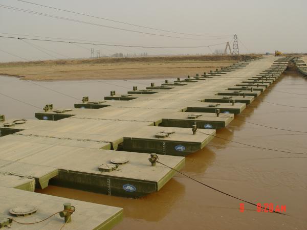 China Length 100m Floating Pontoon Bridge Temporary Floating Bridge factory