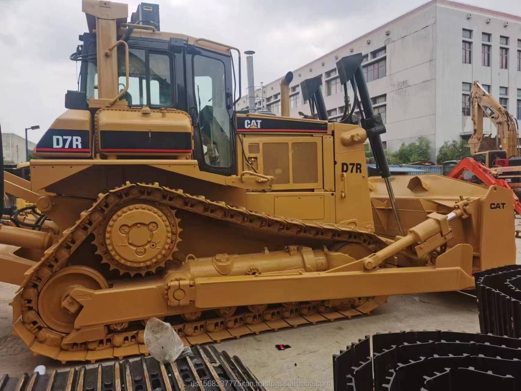 Imported Used Cat D7R Bulldozer Earth-Moving Equipment with 7.5 Dozing Capacity
