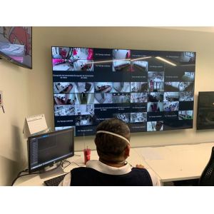 China Original Samsung 2x2 46 Inch Panel Lcd Video Wall With 3.5mm Bezel on sale