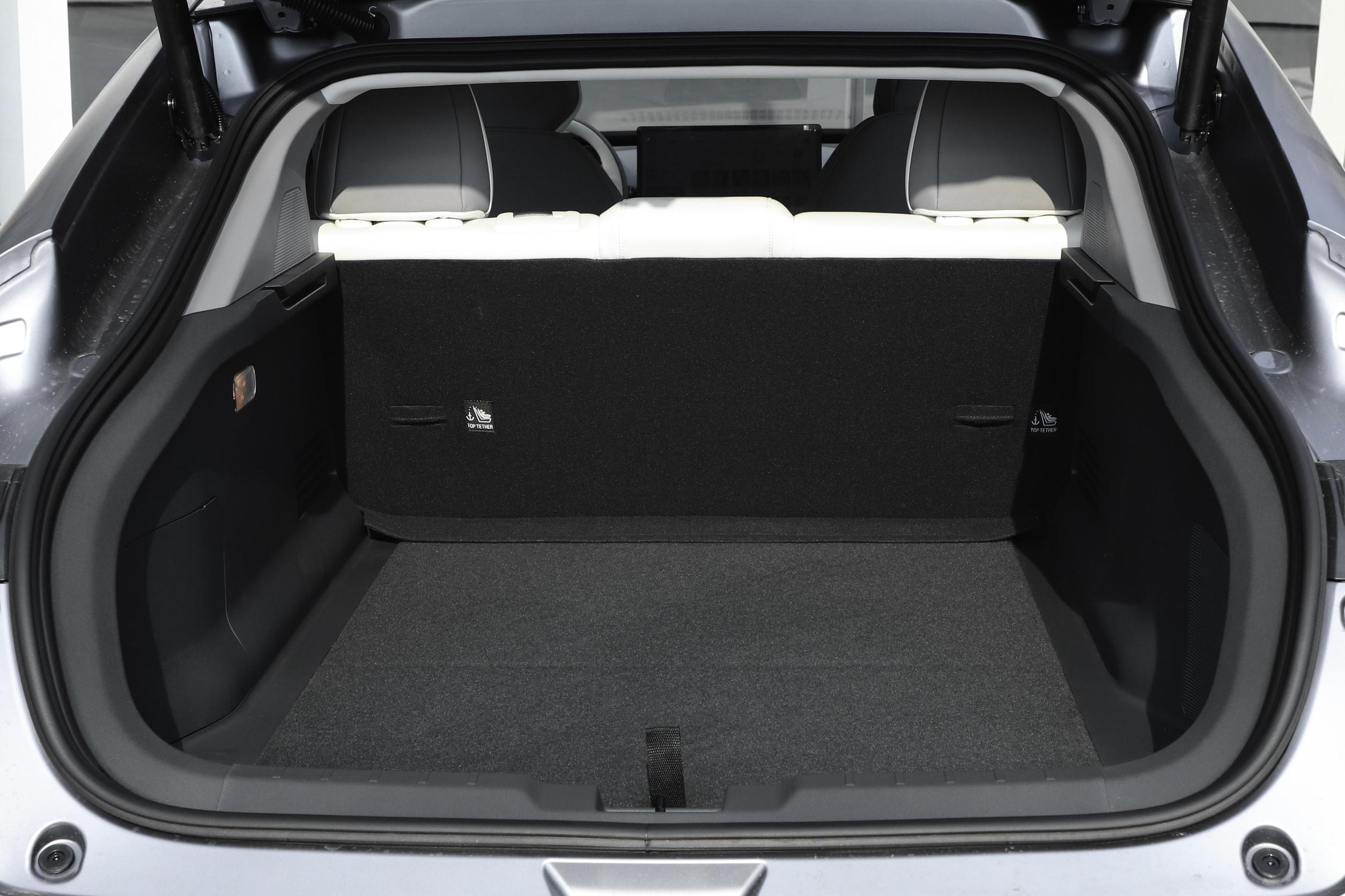 High Speed Pure Electric Sedan Dongfeng Yipai 007 5-door 5-seat Body Structure and 2915mm Wheelbase