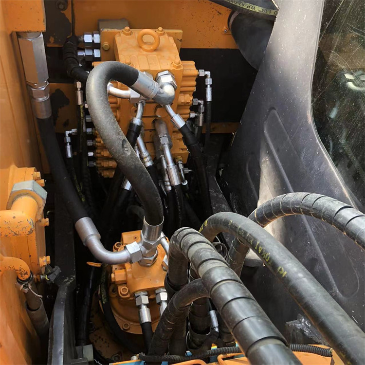 Original Hydraulic Pump Used Crawler Chain Sany SY95 9 Ton Excavator for Construction