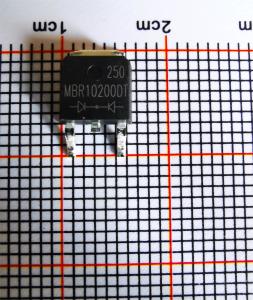 China Export Schottky Diode MBR10200DT TO-252 10A 200V MBR1040DT THRU MBR10200DT For LED Driver factory