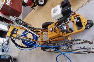 China Solvent Based Paint Road Line Marking Machine Marking Width 50-200mm factory