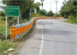 China Rolling System Plastic Road Traffic Roller Guardrail Safety Roller Barrier factory