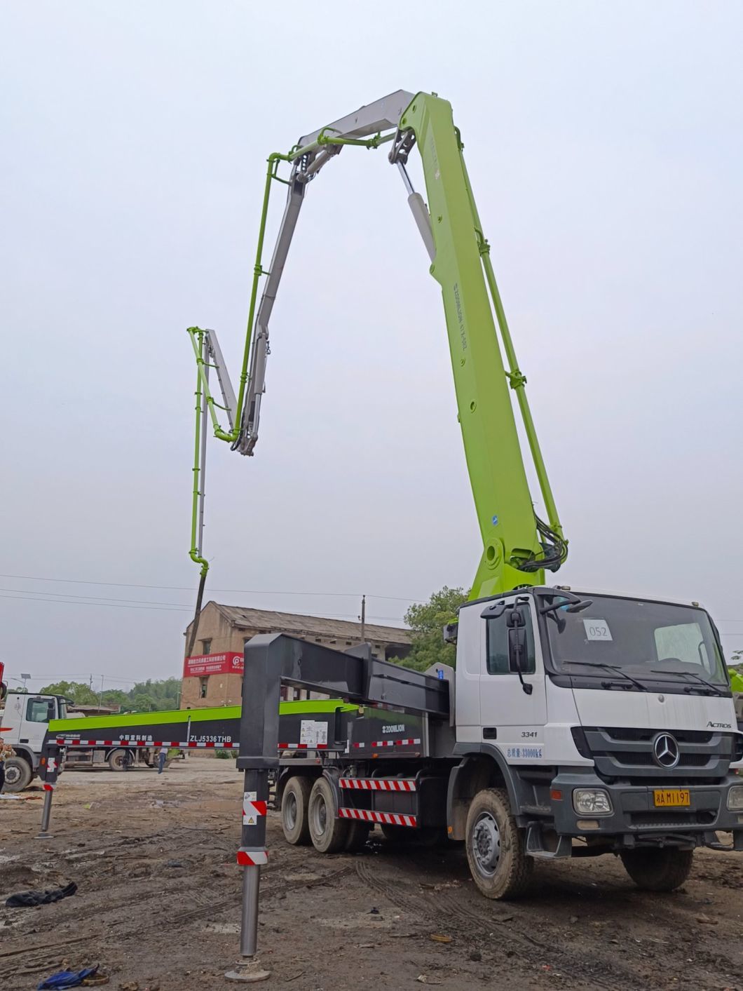 Renovated Zoomlion 47m Concrete Equipment Concrete Pump Truck Concrete Placing Boom Beton Pumper Second Hand Truck Mounted Concrete Pump Concrete Mixer Truck