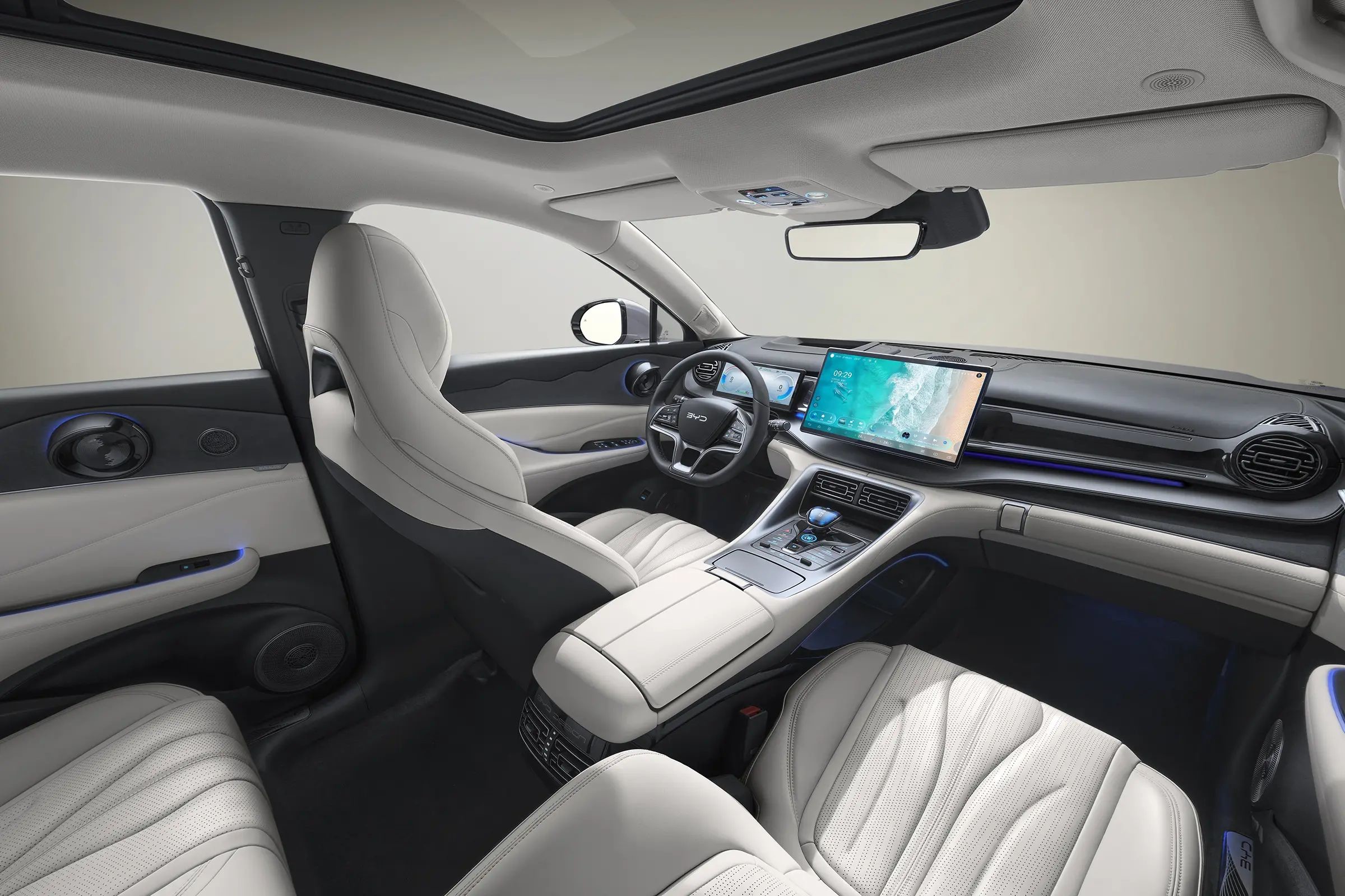 BYD Electric Car Frigate 07 Glory Edition Simple and Warm Shell White Interior Color