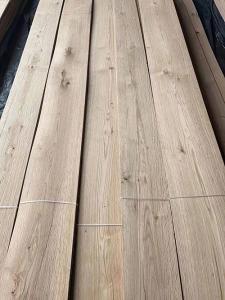 China Panel Length Knotty Oak Wood Veneer For Rustic Style Furniture factory