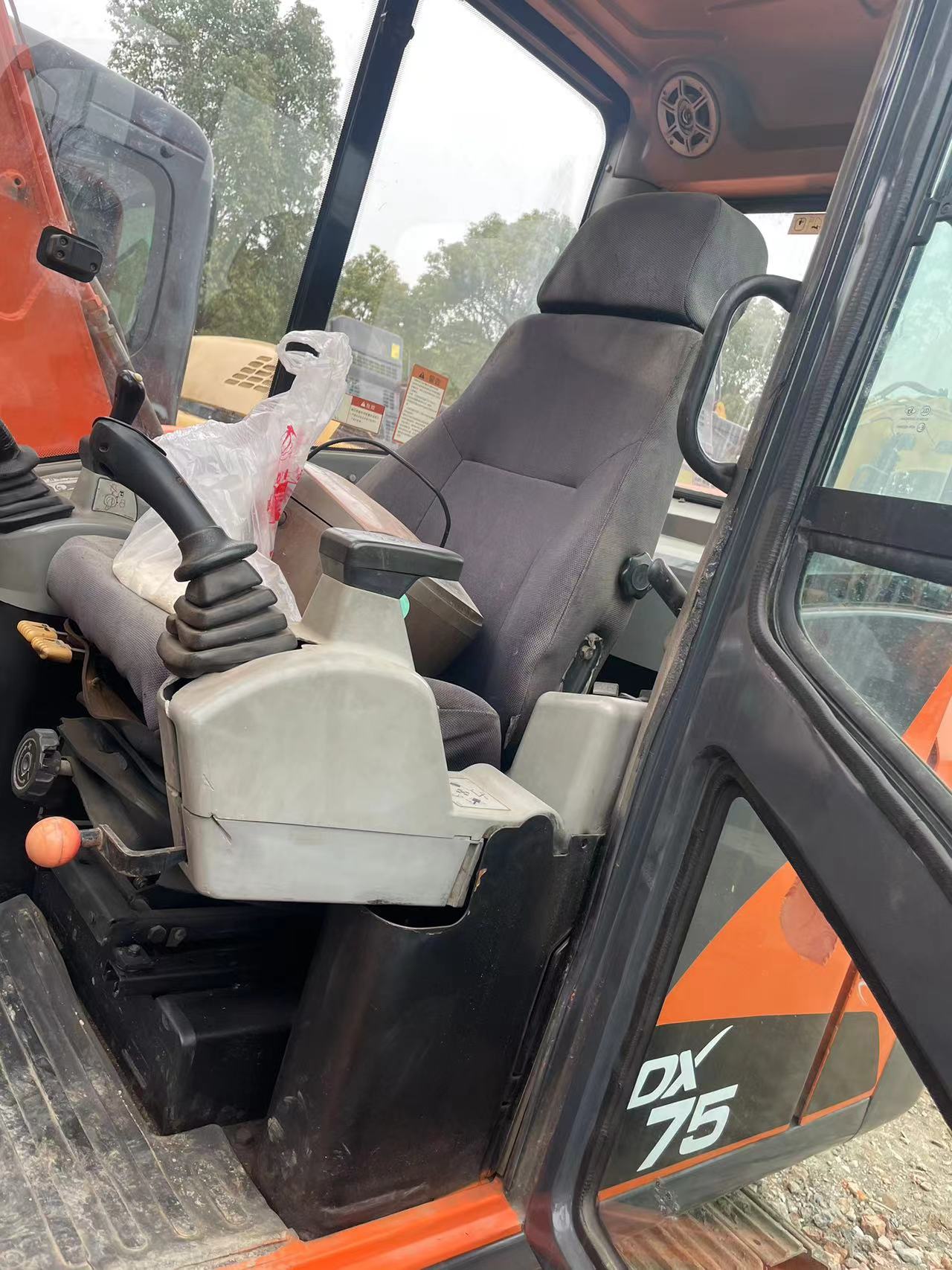 Good performance excavator Doosan DX75 small digger used machinery 6 tons excav sale for mini the excav best