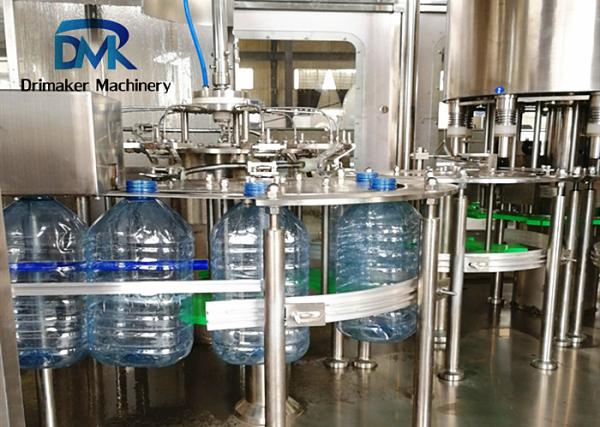 China 3.8kw 5l Water Bottling Machine  Rotary 3 In 1  Stainless Steel Material factory