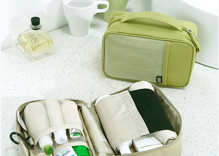 Large Capacity Custom Toiletry Bag , 13*20*8 CM Mens Hanging Wash Bag