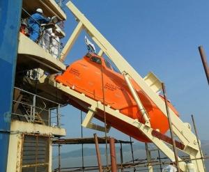 China IACS Approved SOLAS Standard 4.9m 16 Persons FRP Freefall Lifeboat factory