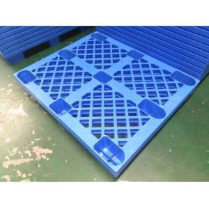 China 4 Way HDPE Plastic Storage Pallet For Variour Industries Lightweight Structure on sale