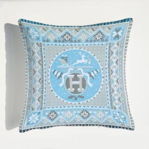 China Living Room Decorative Garden Seat Large Sofa Cushions Digital Printed Throw Pillow factory