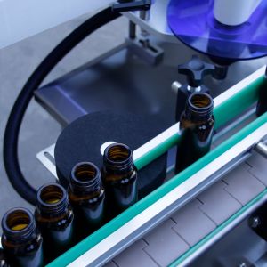 Automatic PLC Control Round Bottles Cans Jars Labeling Machine For Liquid Sauce