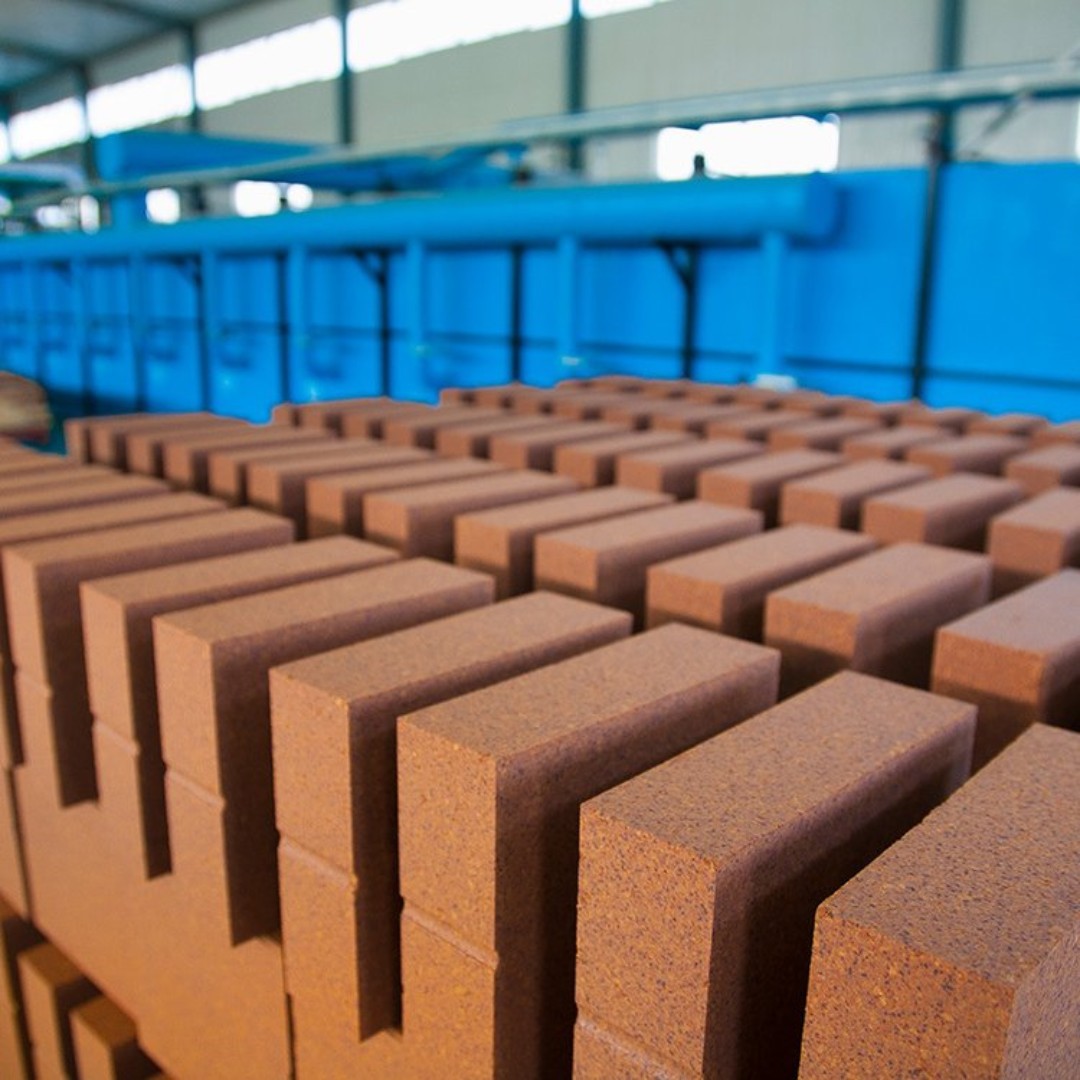 Magnesia Spinel for Customized SiC Content in Cement Kiln Chromite Magnesite Bricks