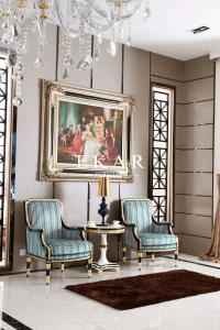 China New French Style Deluxe wooden fabric leisure sofa chair FLN-M-XY101 factory