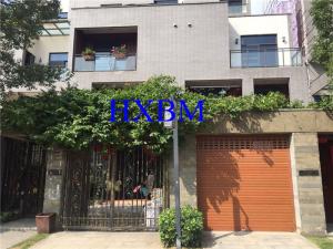 China Remote Control Aluminium Garage Doors Automatic Roll Up With Wood Color Finishing factory