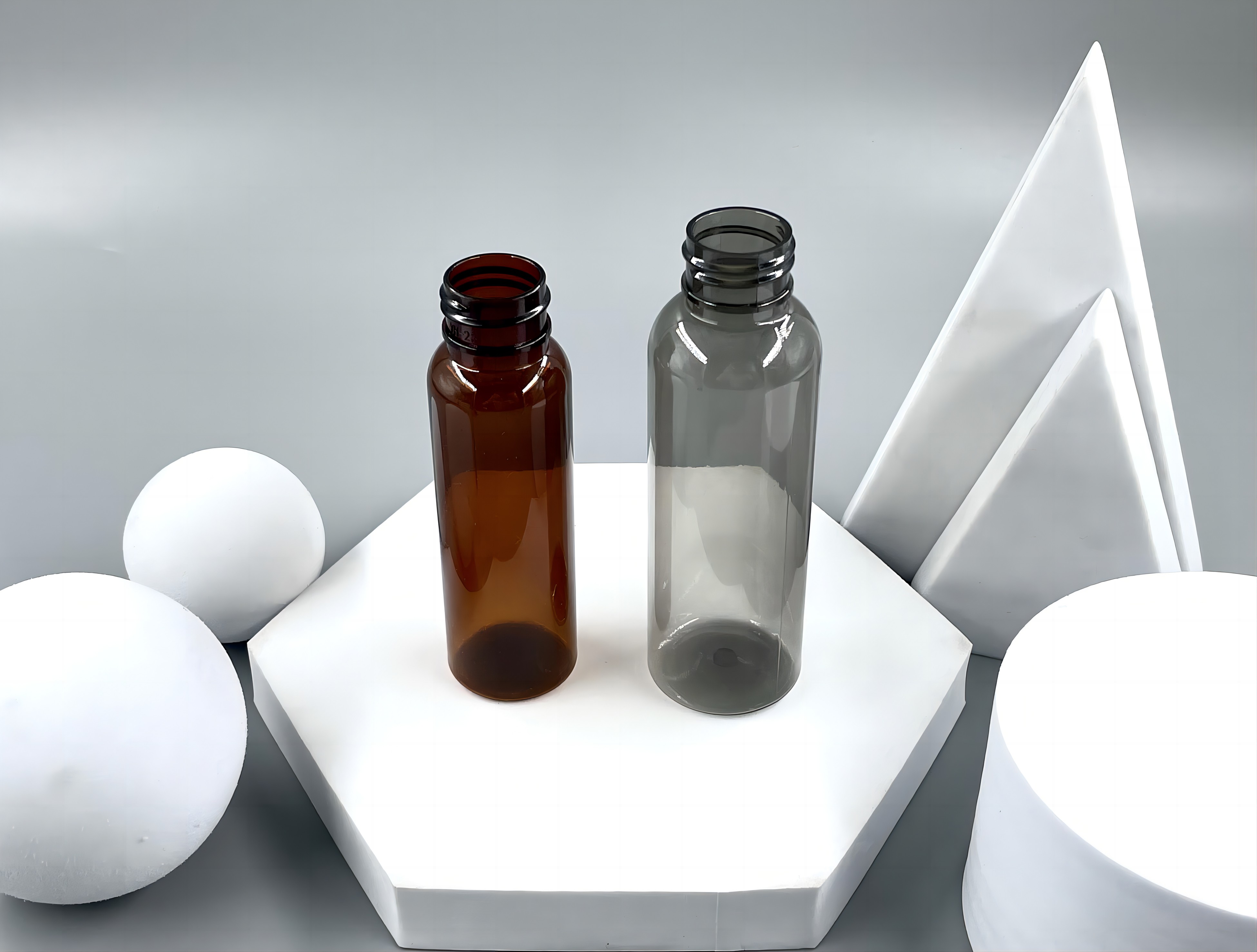 Personal Care or Cosmetic PET Plastic Bottles with Fine Mist Sprayers and Colors