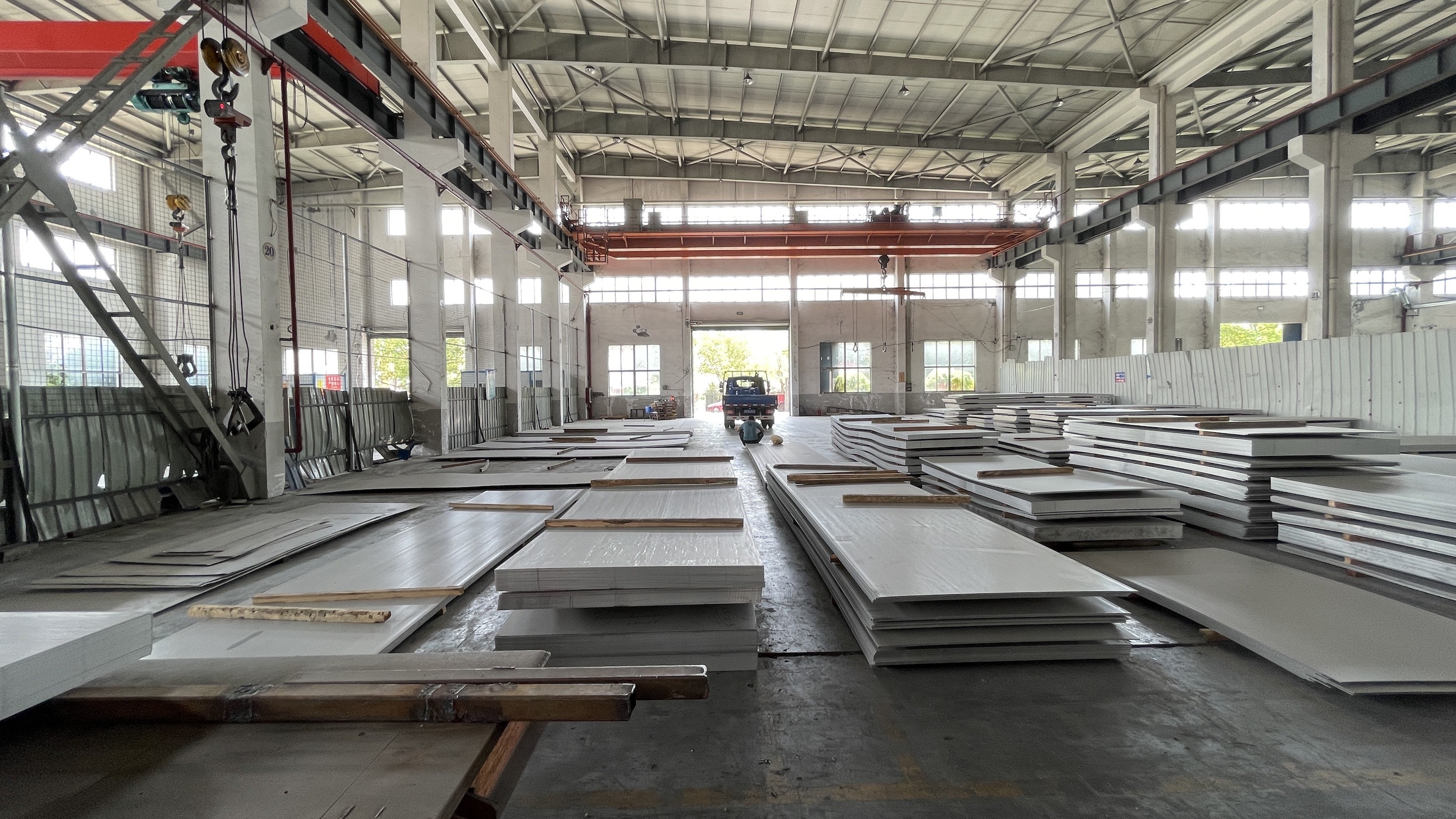 BS Hairline Stainless Steel Sheet 309S 410 420 Stainless Steel Perforated Sheet