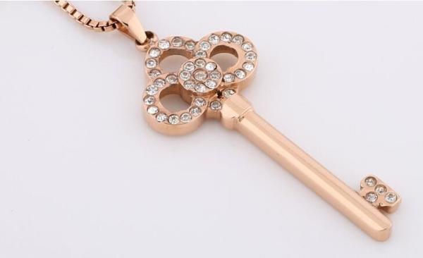Boutique Stainless Steel Necklace Key Diamond Necklace Female Fashion Jewelry