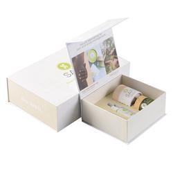 China Elegent Square Cosmetic Packaging Box Foldable Magnetic Gift Box factory