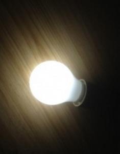 China 5W E27 Natural White Light Ceramic LED Bulb factory