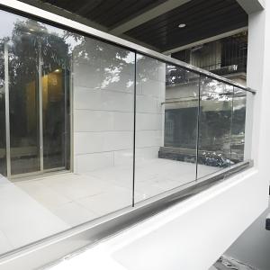 China CE Certified 10-Year Warranty Aluminum Glass Partition Fence factory