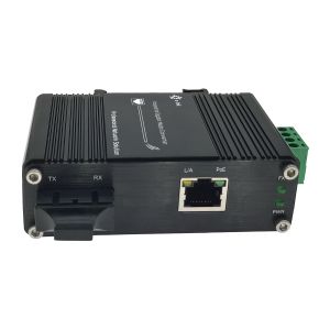 China Mini Industrial 100BASE-FX to 10/100BASE-T 90W PoE++ Media Converter with IEEE 802.3az Energy Efficient Ethernet (EEE) on sale