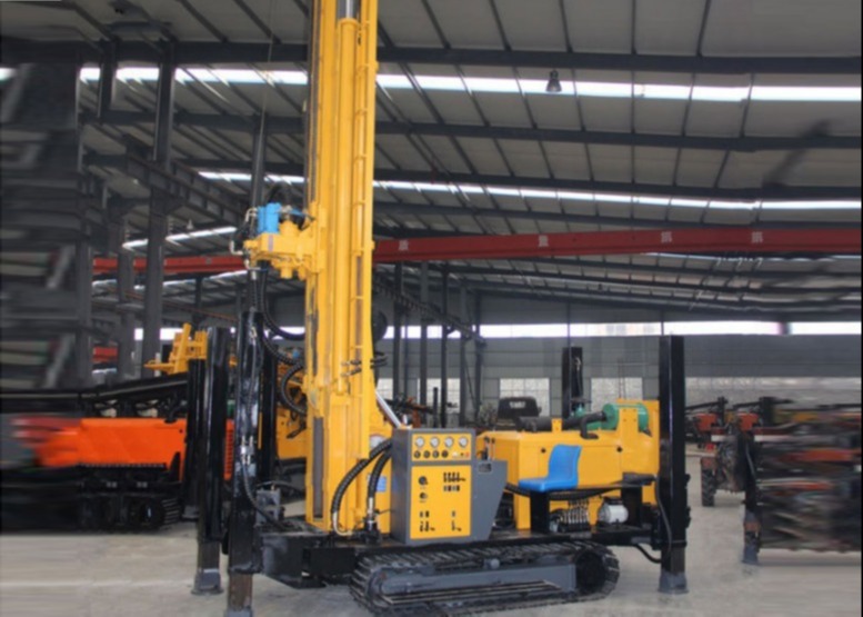 Diesel Engine 91kw Water Well Driling Rig Hydraulic Track Walking